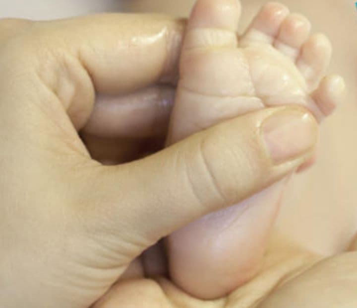 प्रसूति के दौरान महिला और नवजात की मौत, प्राथमिक स्वास्थ्य केंद्र पर लापरवाही का आरोप